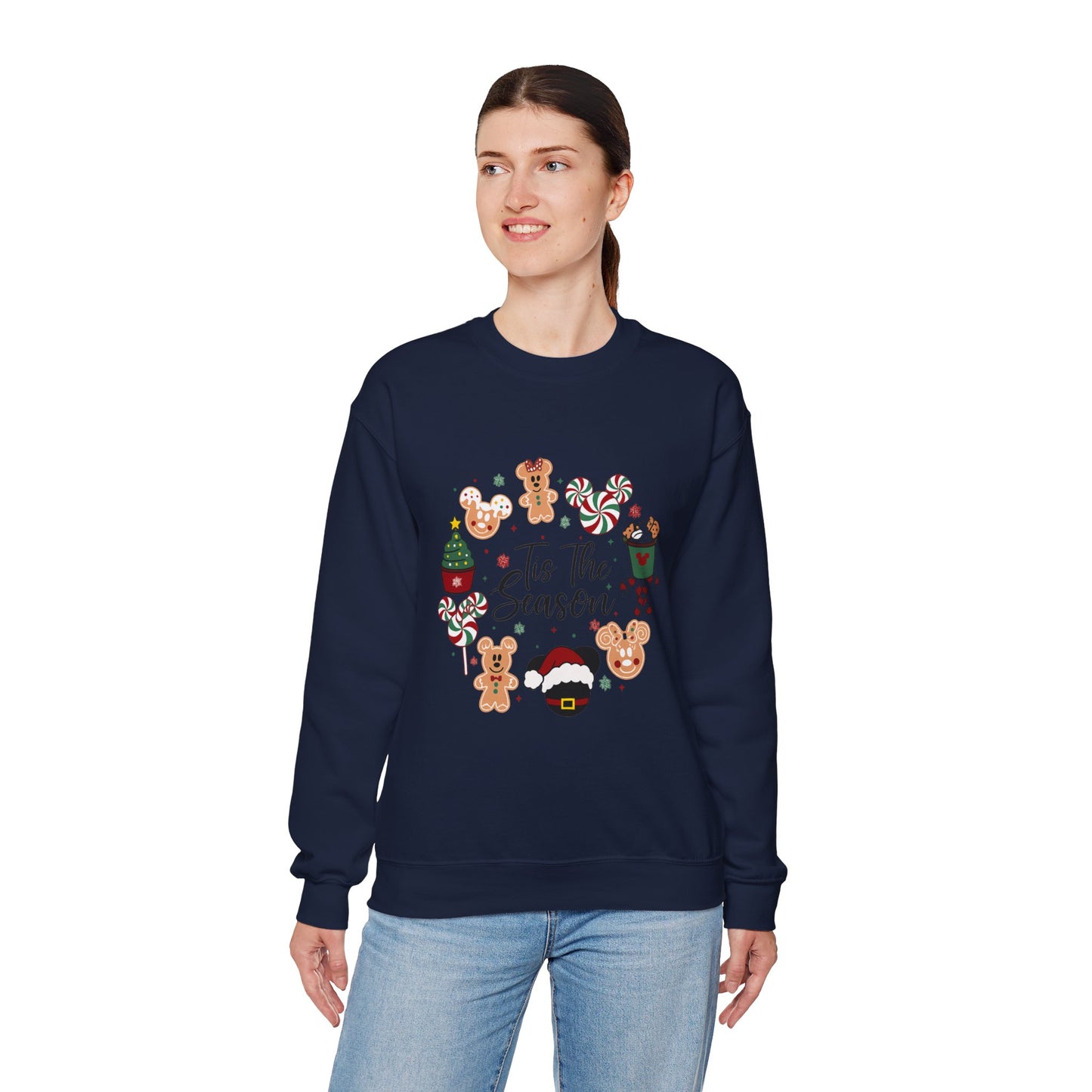 Unisex Heavy Blend™ mw2034 | Tis The Season Christmas Sweatshirt – Cute Gingerbread & Candy Holiday Crewneck | Cozy Unisex Winter Gift