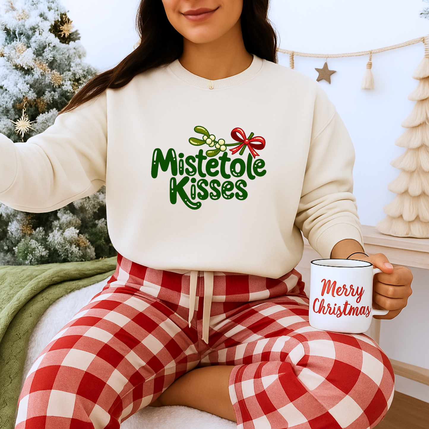 Unisex Heavy Blend™ mw2094 | Mistletoe Kisses Christmas Sweatshirt – Cute Holiday Pullover, Festive Couple Gift, Cozy Winter Shirt