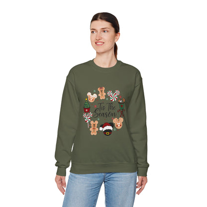 Unisex Heavy Blend™ mw2034 | Tis The Season Christmas Sweatshirt – Cute Gingerbread & Candy Holiday Crewneck | Cozy Unisex Winter Gift