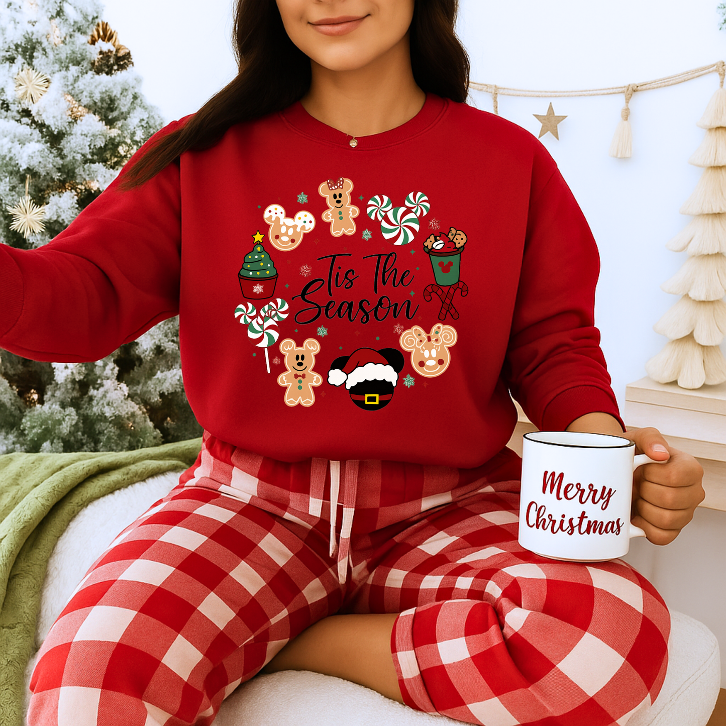 Unisex Heavy Blend™ mw2034 | Tis The Season Christmas Sweatshirt – Cute Gingerbread & Candy Holiday Crewneck | Cozy Unisex Winter Gift