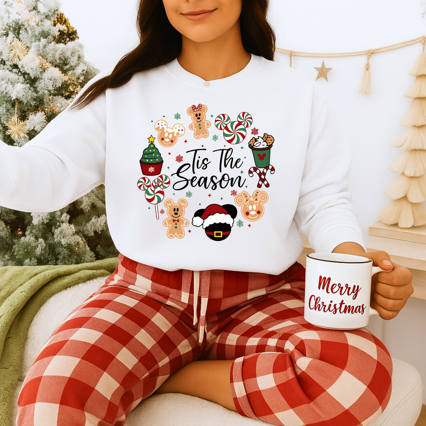 Unisex Heavy Blend™ mw2034 | Tis The Season Christmas Sweatshirt – Cute Gingerbread & Candy Holiday Crewneck | Cozy Unisex Winter Gift